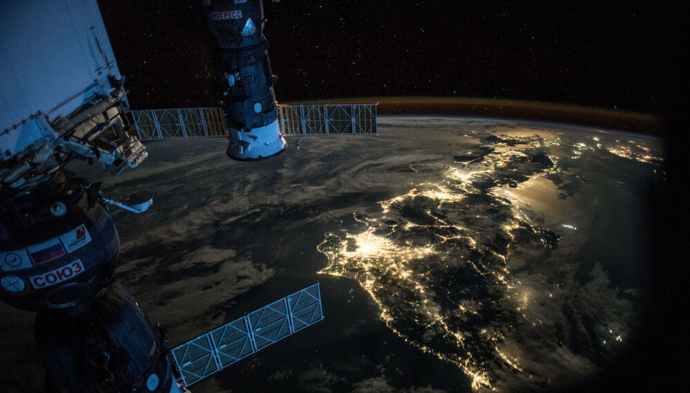 Kveldstid i Japan. (Foto: NASA) Kveldstid i Japan. (Foto: NASA)