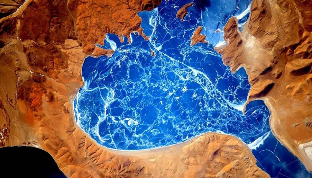 En islagt innsjø i Himalaya. (Foto: NASA) En islagt innsjø i Himalaya. (Foto: NASA)