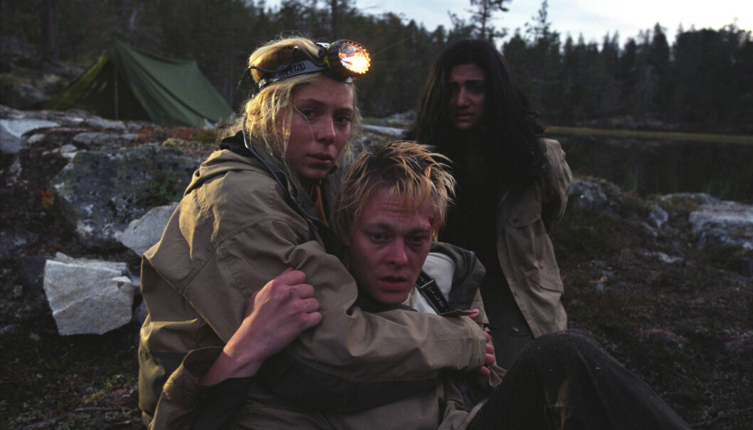 Et særpreg i disse skrekkfilmene er nemlig at norsk natur brukes som et realt grøsserelement. Som for eksempel i filmen Villmark fra 2003. (Foto: Oro Film) Et særpreg i disse skrekkfilmene er nemlig at norsk natur brukes som et realt grøsserelement. Som for eksempel i filmen Villmark fra 2003. (Foto: Oro Film)