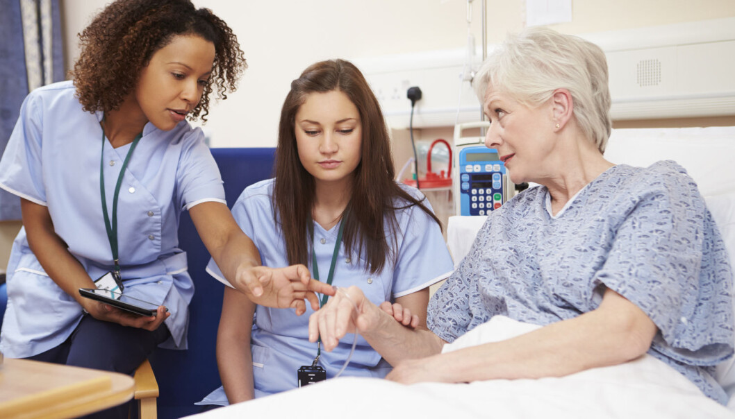 Sykepleierstudenter er redde for at de skal bli mer likegyldige til inntrykk etter hvert. (Illustrasjonsfoto: Shutterstock / NTB scanpix) Sykepleierstudenter er redde for at de skal bli mer likegyldige til inntrykk etter hvert. (Illustrasjonsfoto: Shutterstock / NTB scanpix)