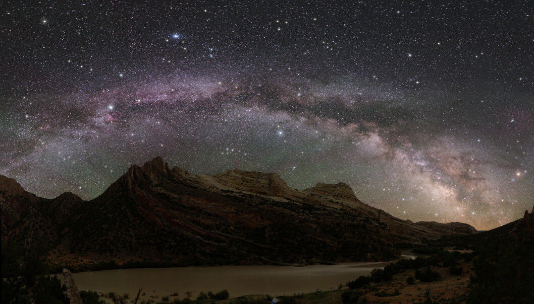 Det er nok ikke vanlig å se Melkeveien så tydelig som dette. Bildet er tatt i Dinosaur National Park i USA. (Foto: Dan Duriscoe) Det er nok ikke vanlig å se Melkeveien så tydelig som dette. Bildet er tatt i Dinosaur National Park i USA. (Foto: Dan Duriscoe)