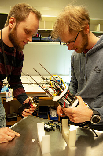 Bjarne Kvæstad og Emlyn Davies er to av forskerne bak teknologien. (Foto: Sintef) Bjarne Kvæstad og Emlyn Davies er to av forskerne bak teknologien. (Foto: Sintef)