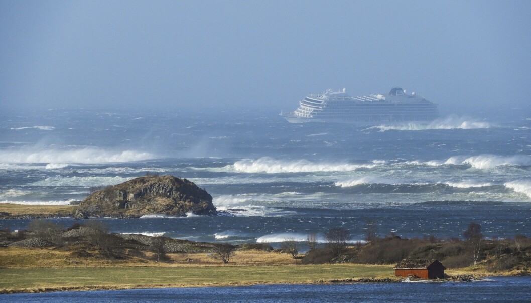 I alt måtte 36 personer til sykehus for behandling etter at Viking Sky havarerte på Hustadvika i Møre og Romsdal i mars måned. Totalt var det 1373 personer om bord i cruiseskipet. (Illustrasjonsfoto: Frank Einar Vatne, NTB scanpix) I alt måtte 36 personer til sykehus for behandling etter at Viking Sky havarerte på Hustadvika i Møre og Romsdal i mars måned. Totalt var det 1373 personer om bord i cruiseskipet. (Illustrasjonsfoto: Frank Einar Vatne, NTB scanpix)