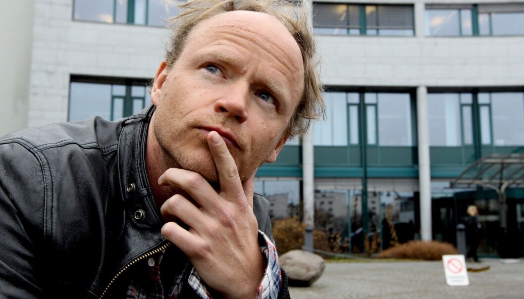 I 2010 gikk TV-programmet Hjernevask på NRK. Programleder Harald Eia utforsket spørsmål om likestilling i episode 1 «Likestillingsparadokset» og episode 7 «Født sånn eller blitt sånn?» (Foto: Roger Neumann, VG, Scanpix.) I 2010 gikk TV-programmet Hjernevask på NRK. Programleder Harald Eia utforsket spørsmål om likestilling i episode 1 «Likestillingsparadokset» og episode 7 «Født sånn eller blitt sånn?» (Foto: Roger Neumann, VG, Scanpix.)