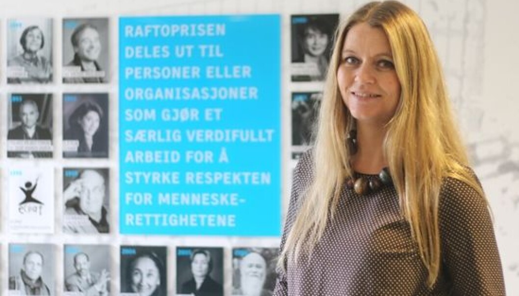 – «Undervisning uten klare svar» er vårt motto. Elevene skal få gruble og erfare at det finnes dilemmaer. Hvor går for eksempel grensene mellom ytringsfrihet og retten til ikke å bli diskriminert, spør Solveig Moldrheim. (Foto: Runo Isaksen, SIU) – «Undervisning uten klare svar» er vårt motto. Elevene skal få gruble og erfare at det finnes dilemmaer. Hvor går for eksempel grensene mellom ytringsfrihet og retten til ikke å bli diskriminert, spør Solveig Moldrheim. (Foto: Runo Isaksen, SIU)
