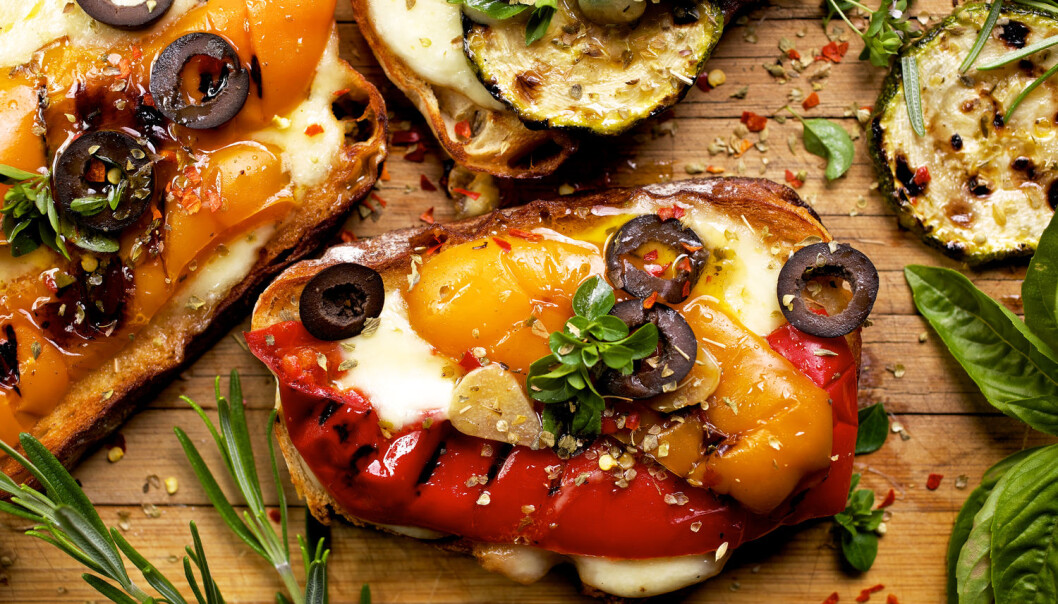 Vegetarkost er forbundet med lavere risiko for blant annet overvekt, hjerte- og karsykdommer, diabetes og kreft, ifølge Helsedirektoratet. (Foto: Shutterstock / NTB scanpix) Vegetarkost er forbundet med lavere risiko for blant annet overvekt, hjerte- og karsykdommer, diabetes og kreft, ifølge Helsedirektoratet. (Foto: Shutterstock / NTB scanpix)