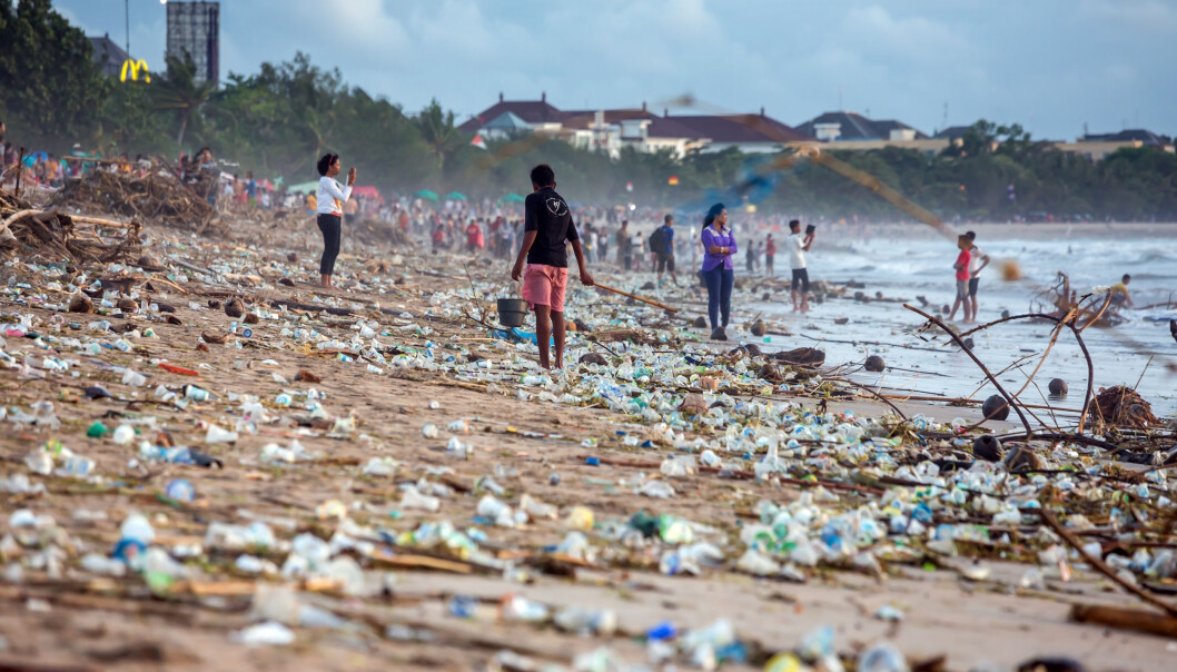 En svært fourenset strand på Bali. (Foto: Maxim Blinkov, Shutterstock.com) En svært fourenset strand på Bali. (Foto: Maxim Blinkov, Shutterstock.com)