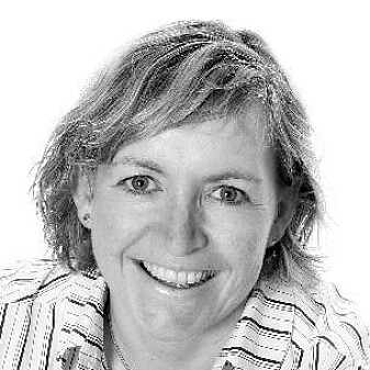 Professor Merete Tangstad ved Institutt for materialteknologi ved NTNU leter etter mer effektive systemer for å lagre energi. (Foto: NTNU) Professor Merete Tangstad ved Institutt for materialteknologi ved NTNU leter etter mer effektive systemer for å lagre energi. (Foto: NTNU)