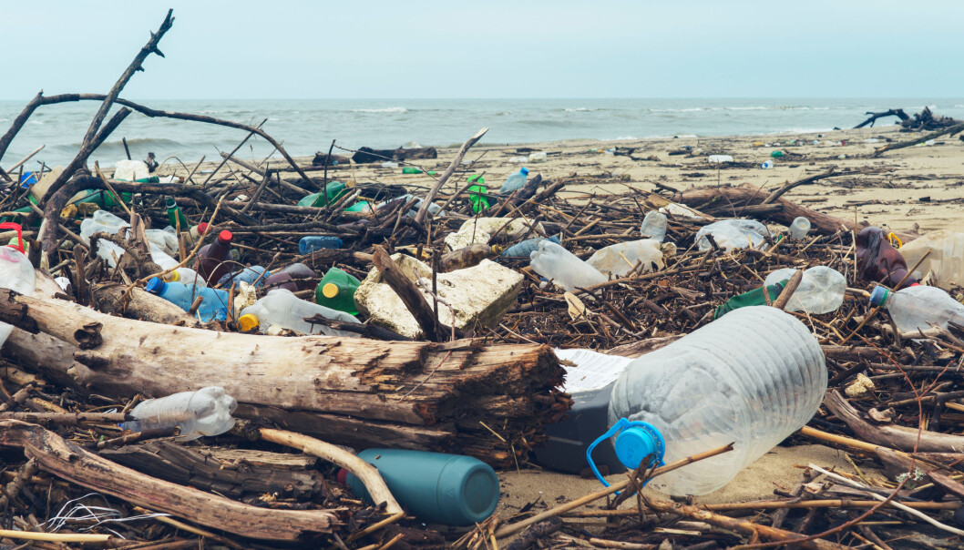 Forskere har blant annet undersøkt strandsøppel for å finne fram til gode tiltak mot denne typen forsøpling. (Illustrasjonsfoto: Larina Marina / Shutterstock / NTB scanpix) Forskere har blant annet undersøkt strandsøppel for å finne fram til gode tiltak mot denne typen forsøpling. (Illustrasjonsfoto: Larina Marina / Shutterstock / NTB scanpix)