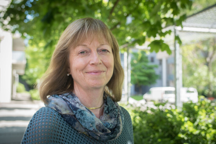 Monica Holm Larsen mener at læreren kan være viktig for å oppdage psykiske problemer hos unge. (Foto: Kristin Mehlum) Monica Holm Larsen mener at læreren kan være viktig for å oppdage psykiske problemer hos unge. (Foto: Kristin Mehlum)