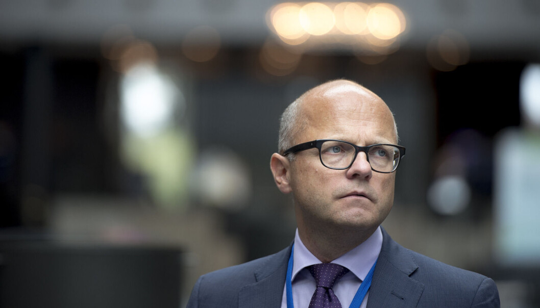 Klima- og miljøminister Vidar Helgesen gir mer penger til forskning, men bremser klimasatsingen i andre deler av budsjettet. (Foto: Carina Johansen/NTB scanpix) Klima- og miljøminister Vidar Helgesen gir mer penger til forskning, men bremser klimasatsingen i andre deler av budsjettet. (Foto: Carina Johansen/NTB scanpix)