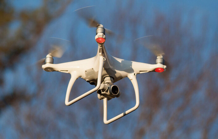 Helikopterdroner, som denne avanserte selvstyrte modellen fra 2016, har gitt geologene en nytt og kraftig verktøy for kartlegging og overvåking. (Foto: Doodybutch, CC-BY SA-4.0) Helikopterdroner, som denne avanserte selvstyrte modellen fra 2016, har gitt geologene en nytt og kraftig verktøy for kartlegging og overvåking. (Foto: Doodybutch, CC-BY SA-4.0)