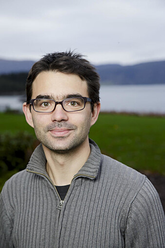 Tilmann von Soest, forsker ved UiO, mener at det er ekstremt viktig for mennesker å tilhøre en gruppe. Ellers hadde vi aldri overlevd. (Foto: UiB) Tilmann von Soest, forsker ved UiO, mener at det er ekstremt viktig for mennesker å tilhøre en gruppe. Ellers hadde vi aldri overlevd. (Foto: UiB)