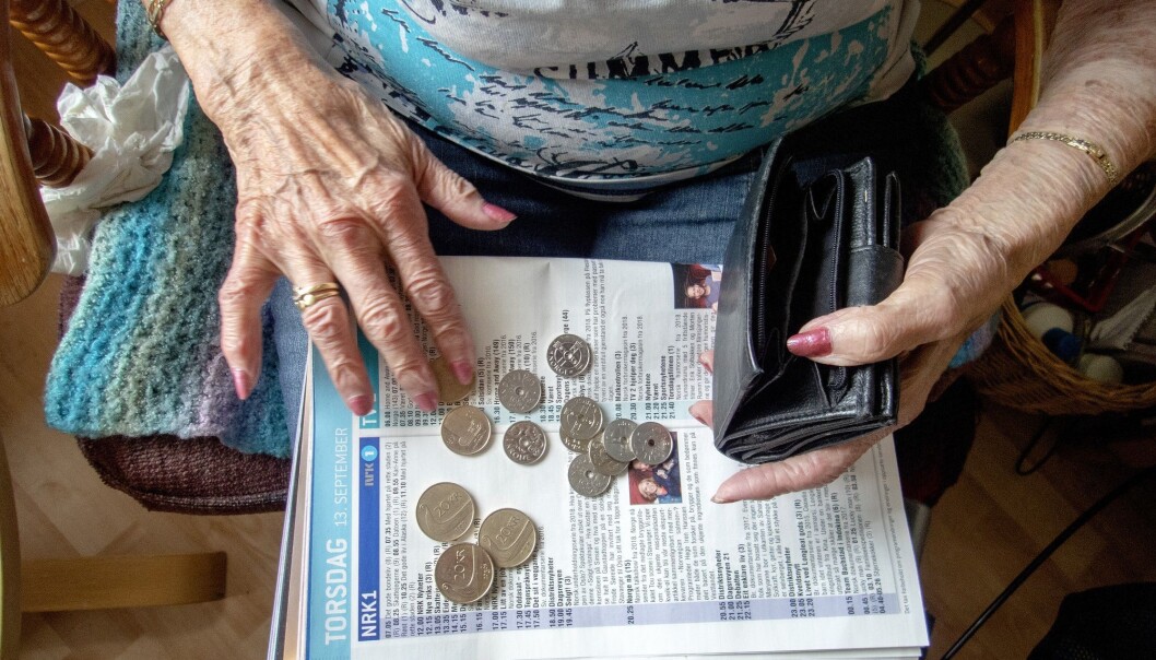 Ifølge forskning fra Folkehelseinstituttet lever personer på inntektstoppen lenger enn dem med lavest inntekt. (Illustrasjonsfoto: Gorm Kallestad, NTB scanpix) Ifølge forskning fra Folkehelseinstituttet lever personer på inntektstoppen lenger enn dem med lavest inntekt. (Illustrasjonsfoto: Gorm Kallestad, NTB scanpix)