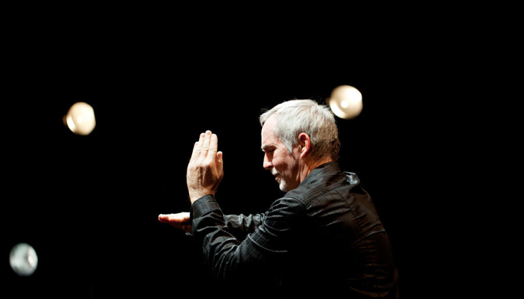 Musikkforsker Roy A. Waade har sett nærmere på det musikalske tegnspåket Soundpainting, som ble utviklet av den amerikanske frijazzmusikeren Walter Thompson (på bildet) i USA på 1970-tallet. (Foto: Guillaume Le Baube) Musikkforsker Roy A. Waade har sett nærmere på det musikalske tegnspåket Soundpainting, som ble utviklet av den amerikanske frijazzmusikeren Walter Thompson (på bildet) i USA på 1970-tallet. (Foto: Guillaume Le Baube)