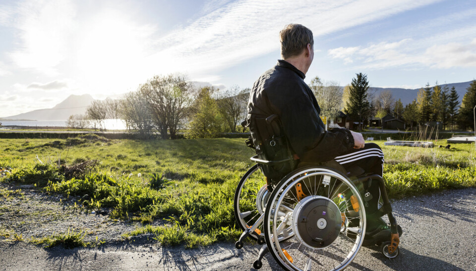 En mann lurer på hvorfor han aldri sitter i rullestol når han drømmer. (Foto: Gorm Kallestad/NTB/Scanpix).