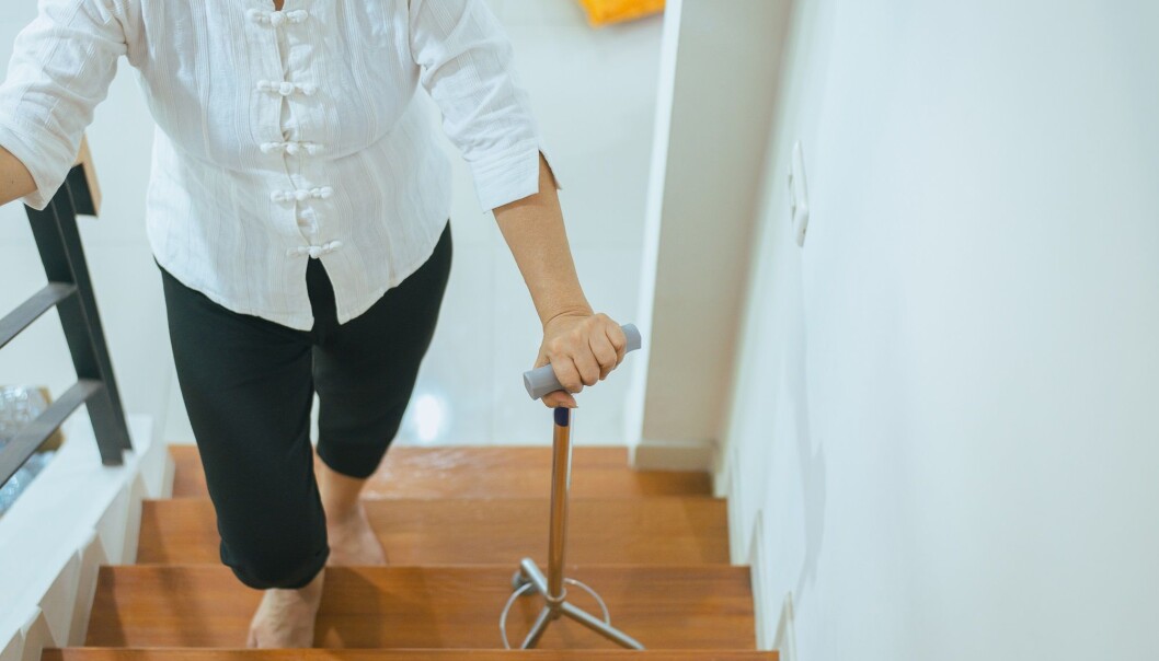Å gå i trapper er en øvelse man kan gjøre for å bedre balansen og forebygge fall. (Foto: GBALLGIGGSPHOTO / Shutterstock / NTB scanpix) Å gå i trapper er en øvelse man kan gjøre for å bedre balansen og forebygge fall. (Foto: GBALLGIGGSPHOTO / Shutterstock / NTB scanpix)