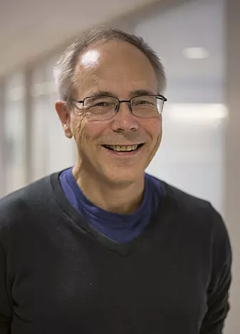 Trygve Ulf Helgaker er professor i teoretisk kjemi. (Foto: Camilla Kottum Elmar/Senter for grunnforskning CAS)