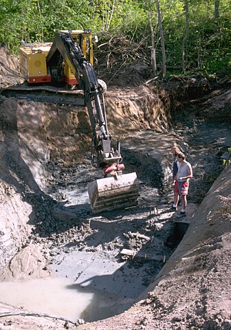 Utgravninger av funnstedet på 1990-tallet. Først nå har det blitt mulig å undersøke disse tyggegummiene. (Bilde: Per Persson/Stockholm university) Utgravninger av funnstedet på 1990-tallet. Først nå har det blitt mulig å undersøke disse tyggegummiene. (Bilde: Per Persson/Stockholm university)
