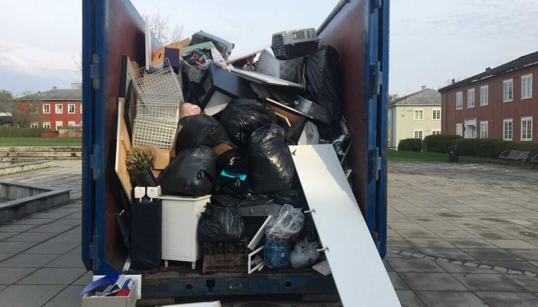 Et sykehus eller en høgskole som kun leverer restavfall har potensiale til å spare betydelige summer og store mengder CO2 med kildesortering. Dette er resultatet etter årets dugnad i et borettslag – uten kildesortering. (Foto: Gemini) Et sykehus eller en høgskole som kun leverer restavfall har potensiale til å spare betydelige summer og store mengder CO2 med kildesortering. Dette er resultatet etter årets dugnad i et borettslag – uten kildesortering. (Foto: Gemini)