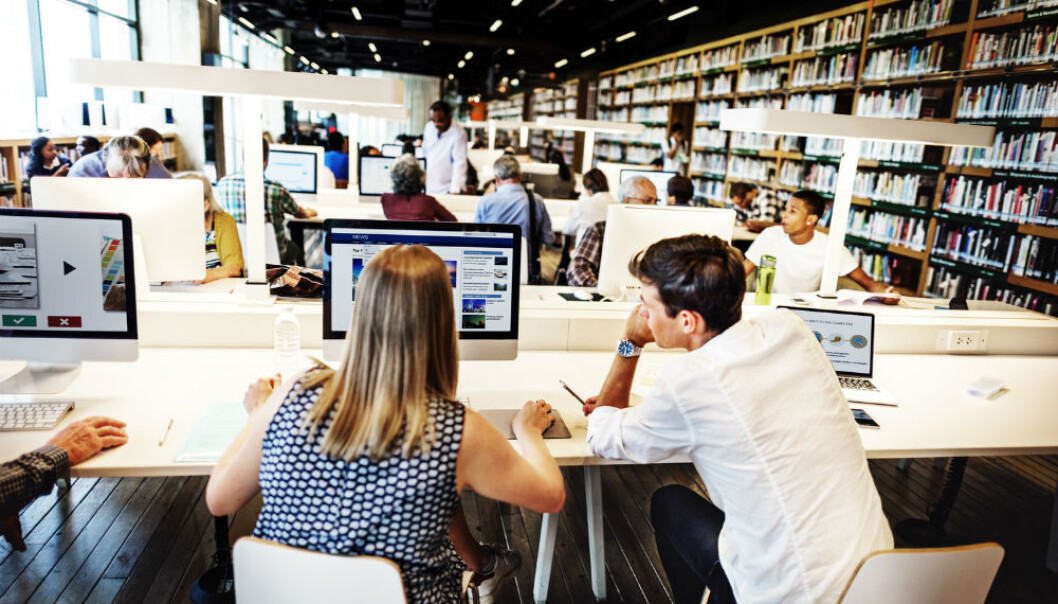 – Bibliotekenes søkesystemer må utformes annerledes for å være tilgjengelig for dyslektikere, mener bibliotekar og forsker ved Høgskolen i Oslo og Akershus. (Foto: Shutterstock / NTB scanpix) – Bibliotekenes søkesystemer må utformes annerledes for å være tilgjengelig for dyslektikere, mener bibliotekar og forsker ved Høgskolen i Oslo og Akershus. (Foto: Shutterstock / NTB scanpix)