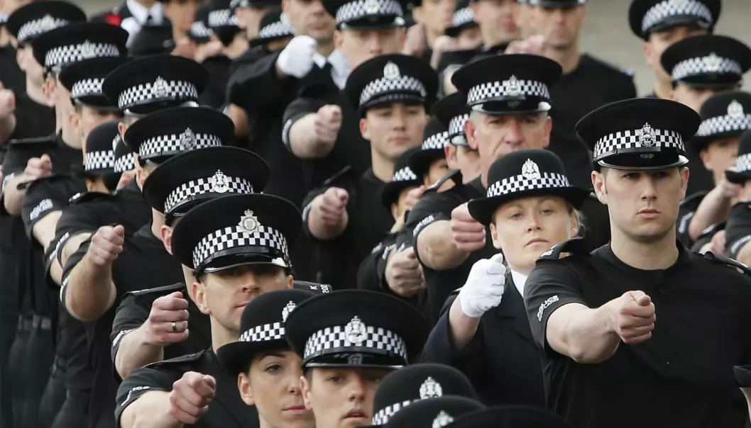 Politireformen i Norge innebærer en kraftig reduksjon i antall politidistrikter. I Skottland har en lignende reform ført til at publikum har fått mindre tillit til politiet, på grunn av dårligere tilstedeværelse. (Foto: Danny Lawson, Pa photos, NTB scanpix)
