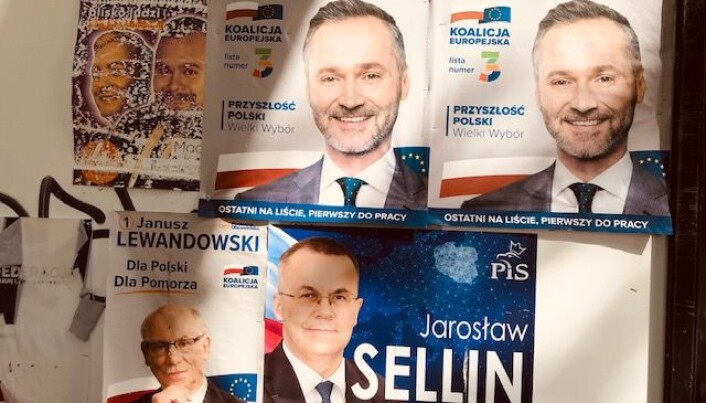 Tradisjonelt har valgdeltakelsen til EU-valg vært lav i medlemslandene. Men interessen for valget er i år større enn noensinne. Her valgplakater fra Polen. (Foto: Bård Amundsen) Tradisjonelt har valgdeltakelsen til EU-valg vært lav i medlemslandene. Men interessen for valget er i år større enn noensinne. Her valgplakater fra Polen. (Foto: Bård Amundsen)