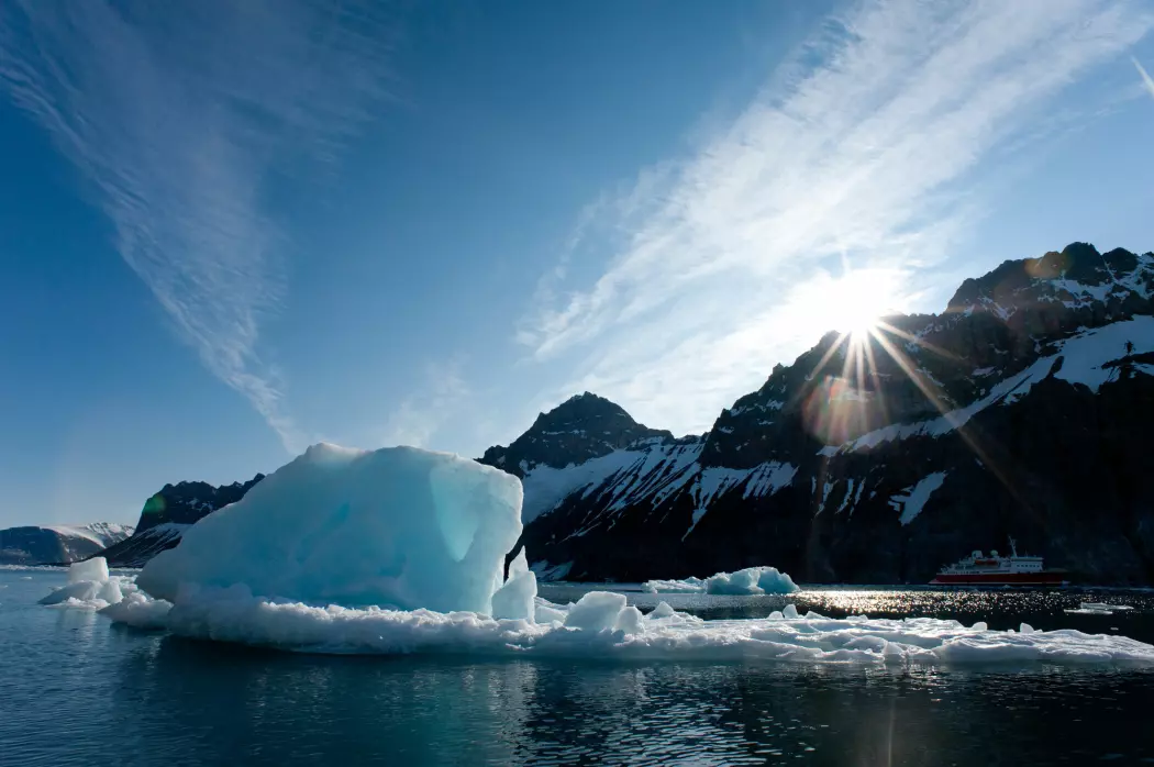 Isen smelter, temperaturen stiger, framtiden blir formet av hvor raskt vi kan bremse CO2-utslippene. Er det en klimakrise? Et klimasammenbrudd? Gi oss din mening nederst i denne artikkelen eller i Facebook-gruppen Red verden. (Foto: Tony Skerl / Shutterstock / NTB scanpix)