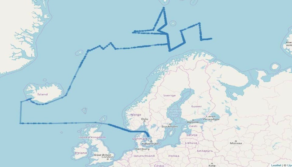 Dette er AIS sporing av et utenlandsk skip som har seilt store avstander samtidig som det har vært innom militære øvelser og militære baser i Norge. Det har også seilt parallelt med undervannskabler/kommunikasjonskabler ut fra Norge. (Illustrasjon: FFI)