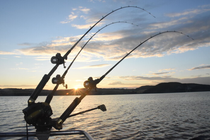 Nåværende fiske av Hunderørreten er helt avhengig av settefiskprogrammet. Men med godt planlagt forvaltning, kan denne avhengigheten reduseres i fremtiden. (Foto: Atle Rustadbakken) Nåværende fiske av Hunderørreten er helt avhengig av settefiskprogrammet. Men med godt planlagt forvaltning, kan denne avhengigheten reduseres i fremtiden. (Foto: Atle Rustadbakken)