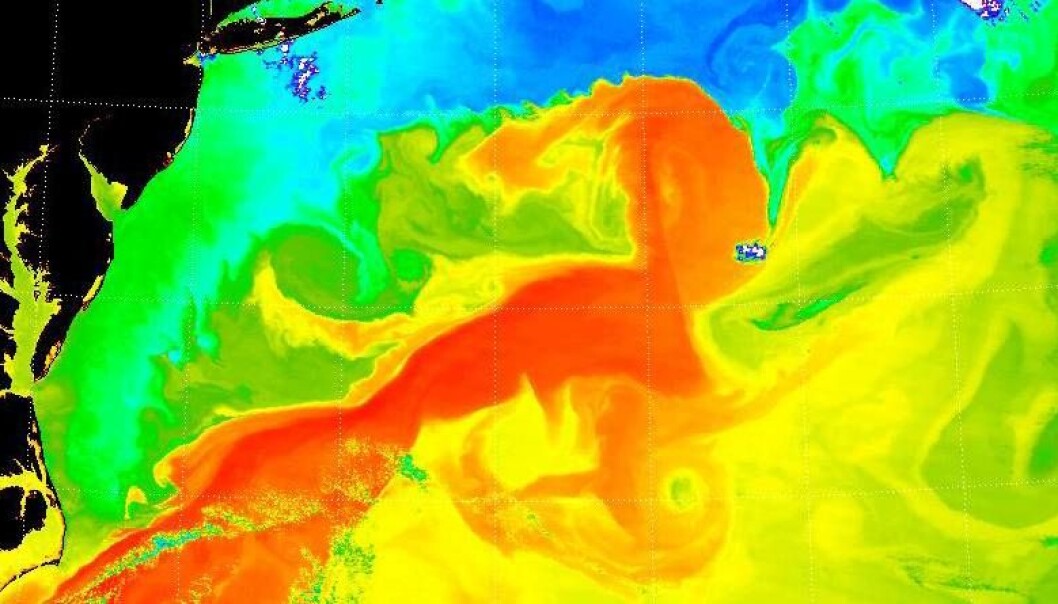 Den varme Golfstrømmen treffer iskaldt vann fra Labradorhavet og Grønlandshavet, og det oppstår et skarpt temperaturskille i havoverflaten. En ny studie viser at temperaturforskjellene forskyver stormbanene både i Atlanterhavet og i Stillehavet. (Satellittbilde: Liam Gumley, MODIS Atmosphere Team, University of Wisconsin-Madison Cooperative Institute for Meteorological Satellite Studies.) Den varme Golfstrømmen treffer iskaldt vann fra Labradorhavet og Grønlandshavet, og det oppstår et skarpt temperaturskille i havoverflaten. En ny studie viser at temperaturforskjellene forskyver stormbanene både i Atlanterhavet og i Stillehavet. (Satellittbilde: Liam Gumley, MODIS Atmosphere Team, University of Wisconsin-Madison Cooperative Institute for Meteorological Satellite Studies.)