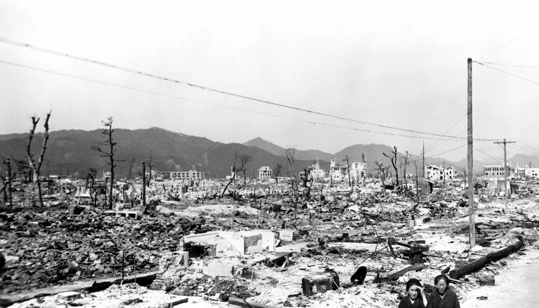 Omtrent halvparten av de overlevende etter de to atombombeangrepene på Japan i 1945 deltok i studier etterpå, og målet var å spore strålingsskadene. Bildet viser restene av Hiroshima et par måneder etter bomben. (Foto: Science Photo Library, NTB scanpix)