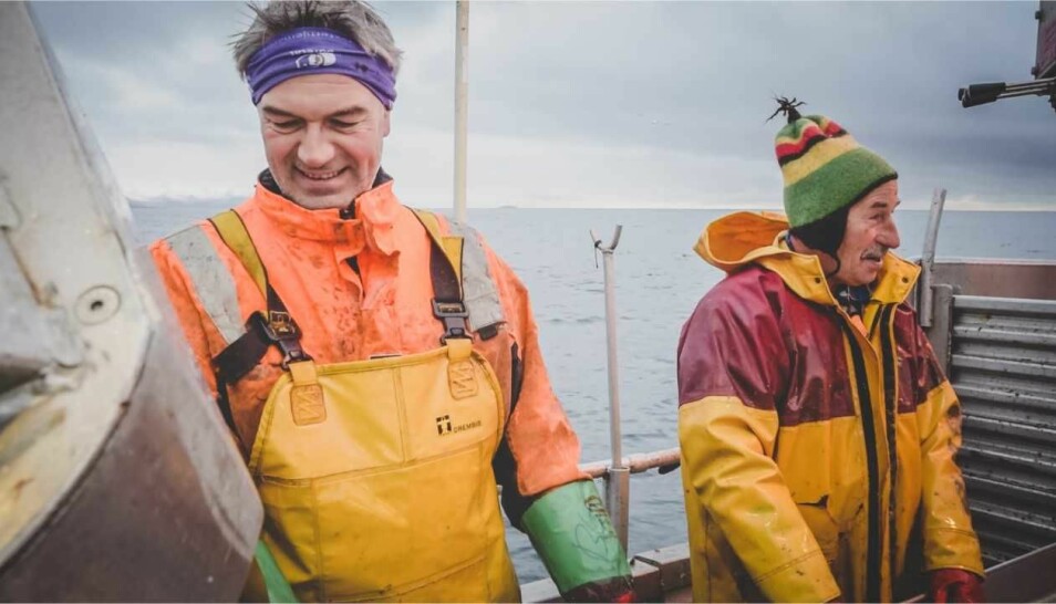 Mannskapet på elsjarken MS Karoline ble med på flere forsøk med biologisk nedbrytbare garn. Her ser vi fisker og skipper Bent Gabrielsen i front. (Foto: Janita Zenteno)