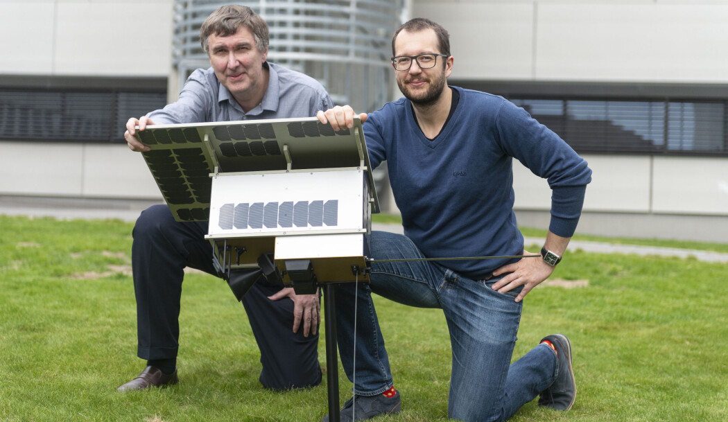 Knut Svenes og Andreas Skauen jobber begge med oppskytningen av den norske mikrosatellitten NorSat-3. (Foto: Christian Tandberg/ FFI) Knut Svenes og Andreas Skauen jobber begge med oppskytningen av den norske mikrosatellitten NorSat-3. (Foto: Christian Tandberg/ FFI)