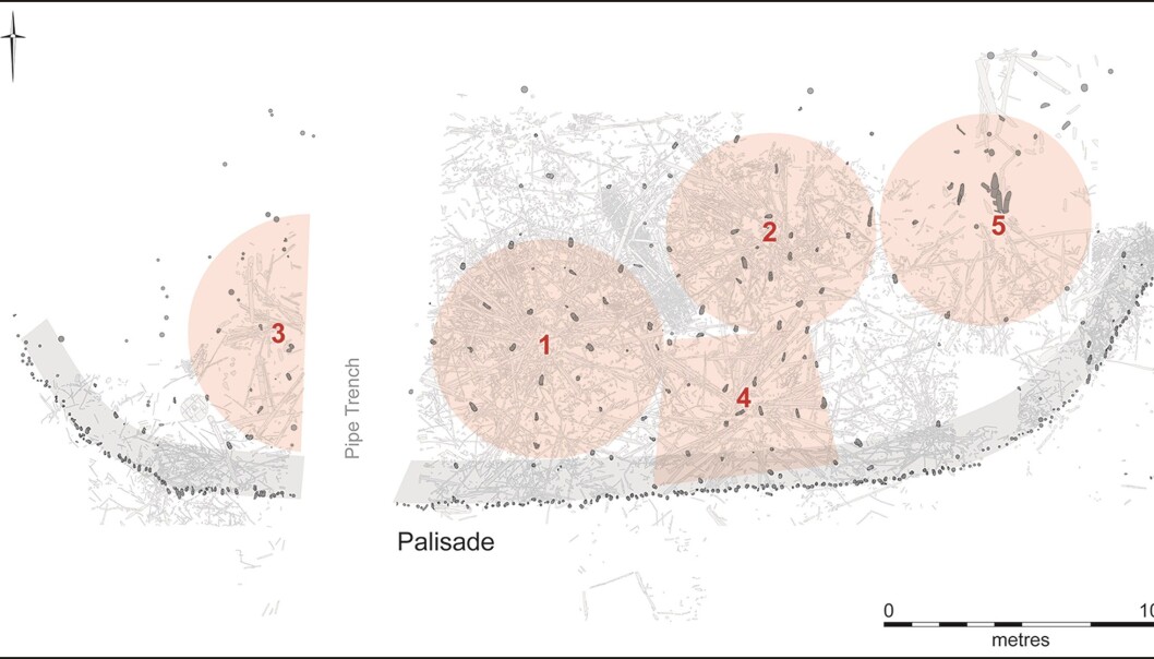 Sirklene viser hvordan forskerne antar at byggene sto plassert før de brant og ble begravd. (Bilde: V.Herring/Knight et al./Antiquity) Sirklene viser hvordan forskerne antar at byggene sto plassert før de brant og ble begravd. (Bilde: V.Herring/Knight et al./Antiquity)