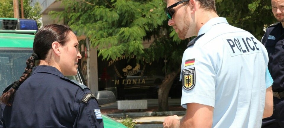 Politibetjenter fra ulike land samarbeider om å kontrollere Europas yttergrenser. (Foto: Frontex)