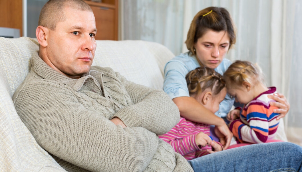 Når menn blir syke, kan de trekke seg tilbake og bli tause. Dette handler ikke bare om at de fornekter følelsene sine, men at de trenger kontroll, skriver kronikkforfatteren. (Foto: Shutterstock / NTB scanpix) Når menn blir syke, kan de trekke seg tilbake og bli tause. Dette handler ikke bare om at de fornekter følelsene sine, men at de trenger kontroll, skriver kronikkforfatteren. (Foto: Shutterstock / NTB scanpix)