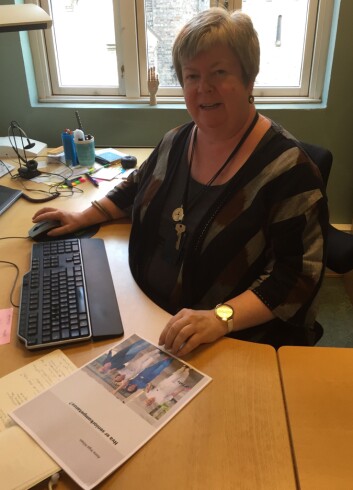 Anne Inga Hilsen har spurt over 400 seniorer om hva som ligger i begrepet seniorkompetanse. Hun mener at alder og erfaring kan gi arbeidsplassen verdifull kompetanse. (Foto: Siw Ellen Jakobsen) Anne Inga Hilsen har spurt over 400 seniorer om hva som ligger i begrepet seniorkompetanse. Hun mener at alder og erfaring kan gi arbeidsplassen verdifull kompetanse. (Foto: Siw Ellen Jakobsen)
