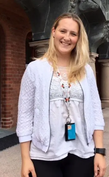 Hanne Dvergedal tok en master i hesteernæring, men hoppet av hesten og over på fisk. Hun tok doktorgraden på effektivt fôropptak i mai. (Foto: Anne Lise Stranden) Hanne Dvergedal tok en master i hesteernæring, men hoppet av hesten og over på fisk. Hun tok doktorgraden på effektivt fôropptak i mai. (Foto: Anne Lise Stranden)