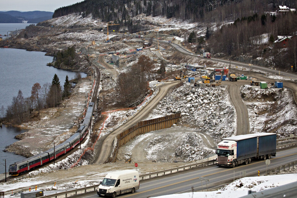 Minnesund, Morstua. E6 og Dovrebanen – et fellesprosjekt for vei- og jernbane langs Mjøsa. (Foto: Dag W. Grundseth, Aftenposten)