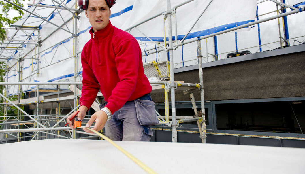 Ungdomsledigheten i Sverige er høy. Unge svensker som kjenner mange i arbeidslivet er mindre utsatt for arbeidsledighet. (Foto: Jens Sølvberg/Samfoto/NTB scanpix) Ungdomsledigheten i Sverige er høy. Unge svensker som kjenner mange i arbeidslivet er mindre utsatt for arbeidsledighet. (Foto: Jens Sølvberg/Samfoto/NTB scanpix)