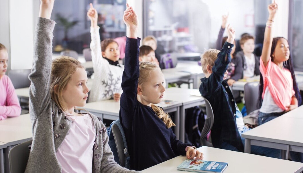 Forskere skal endelig finne svaret på om det hjelper på læringen å ha flere lærere i klasserommet. (Foto: Elisabeth Tønnessen, UiS) Forskere skal endelig finne svaret på om det hjelper på læringen å ha flere lærere i klasserommet. (Foto: Elisabeth Tønnessen, UiS)
