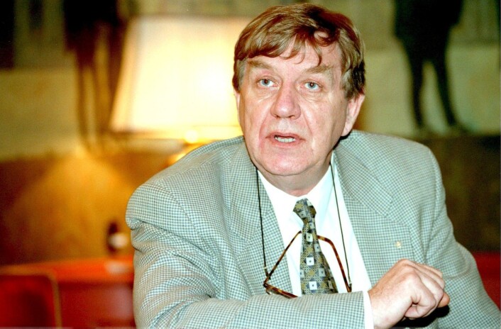 - Jeg gjør stort sett forskning på preparater jeg har tro på. Erling Thom har gjennomført mange studier på kosttillegg som skal virke mot hårtap, fedme, dårlig sexlyst og hud. (Foto: NTB scanpix) - Jeg gjør stort sett forskning på preparater jeg har tro på. Erling Thom har gjennomført mange studier på kosttillegg som skal virke mot hårtap, fedme, dårlig sexlyst og hud. (Foto: NTB scanpix)
