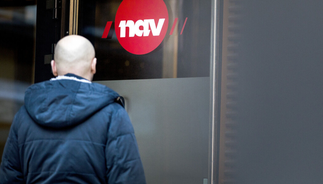 Forskere har intervjuet både arbeidsgivere og NAV om hva som må til for å lykkes med inkludering av mennesker med funksjonsnedsettelse i arbeidslivet. Skoen trykker flere steder. (Illustrasjonsfoto: Gorm Kallestad / NTB scanpix) Forskere har intervjuet både arbeidsgivere og NAV om hva som må til for å lykkes med inkludering av mennesker med funksjonsnedsettelse i arbeidslivet. Skoen trykker flere steder. (Illustrasjonsfoto: Gorm Kallestad / NTB scanpix)