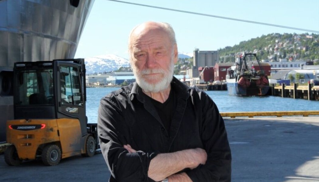 Leder for UiTs "Nordpol-tokt", professor i marinbiologi Hans Christian Eilertsen foran forskningsskipet Kronprins Haakon. (Foto: Trude Haugseth Moe) Leder for UiTs "Nordpol-tokt", professor i marinbiologi Hans Christian Eilertsen foran forskningsskipet Kronprins Haakon. (Foto: Trude Haugseth Moe)