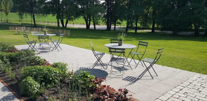 En enkel hage er avhengig av god utforming og godt gjennomtenkte materialvalg, ifølge professor Kine Halvorsen Thorén ved NMBU. (Foto: Kristine Løwe) En enkel hage er avhengig av god utforming og godt gjennomtenkte materialvalg, ifølge professor Kine Halvorsen Thorén ved NMBU. (Foto: Kristine Løwe)