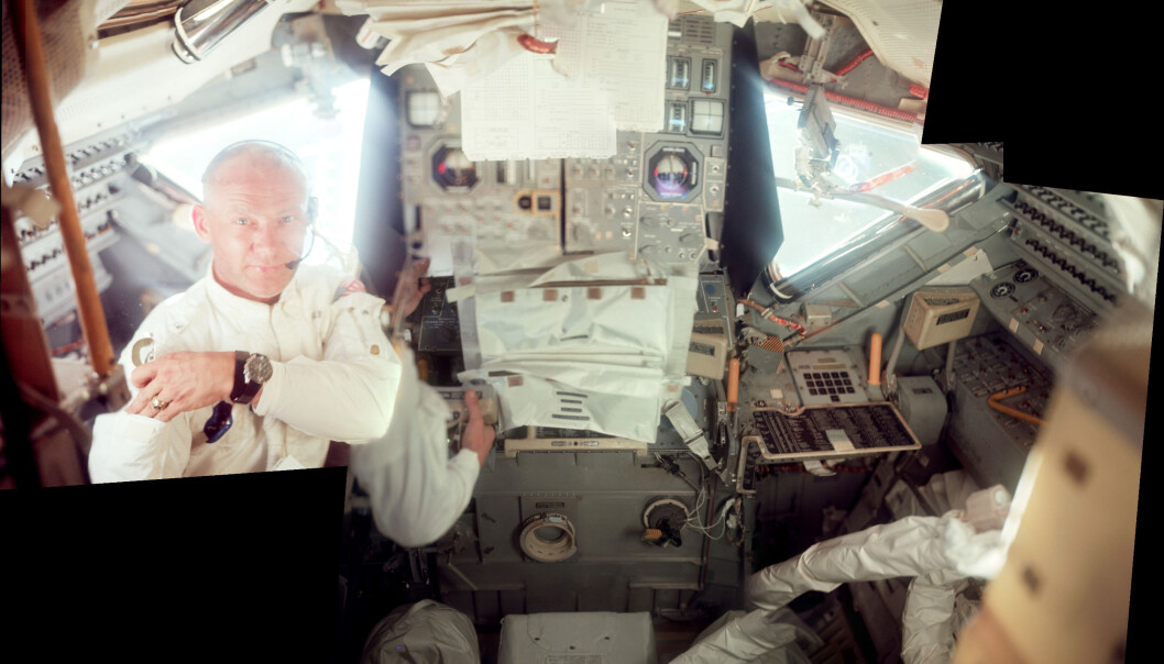 Aldrin, fotografert av Neil Armstrong, inspiserer månelandingsfartøyet dagen før de to skal dra ned til overflata. (Foto: NASA) Aldrin, fotografert av Neil Armstrong, inspiserer månelandingsfartøyet dagen før de to skal dra ned til overflata. (Foto: NASA)
