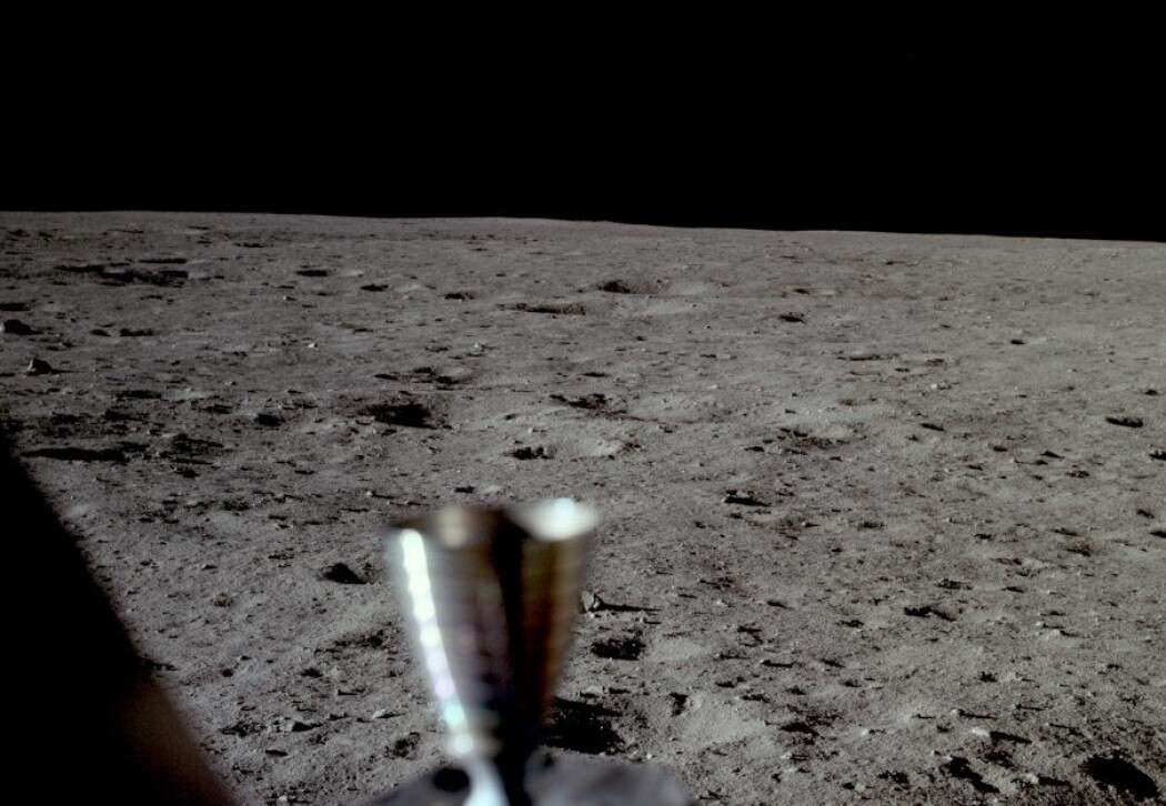 Utsikten ut vinduet til Armstrong, umiddelbart etter landing. (Foto: NASA) Utsikten ut vinduet til Armstrong, umiddelbart etter landing. (Foto: NASA)