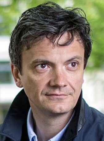 Litteraturviter Frode Helmich Pedersen studerer dommer fra norske rettssaker. Der er det også en del humor – i hvert fall fra leserens perspektiv. (Foto: UiB) Litteraturviter Frode Helmich Pedersen studerer dommer fra norske rettssaker. Der er det også en del humor – i hvert fall fra leserens perspektiv. (Foto: UiB)