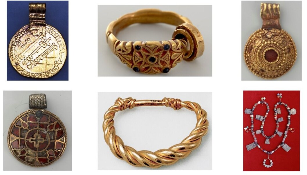Smykkene i Hoen-skatten er i størrelse og form laget for kvinner. Eieren kan ha vært en mektig kvinne, og skatten var inntekter fra vikingtokter, ifølge professor Signe Horn Fuglesang. Gullmyntene var gjort om til smykker og mer enn to hundre perler lå sammen med gullet. - Perler var lettkjøpt luksus. Det var litt juggel, men veldig populært. Vi finner masse glassperler i kvinnegravene, forteller Katherine Elliott på Kulturhistorisk museum.
(Foto: Kulturhistorisk museum, UiO, lisens CC BY-SA 4.0) Smykkene i Hoen-skatten er i størrelse og form laget for kvinner. Eieren kan ha vært en mektig kvinne, og skatten var inntekter fra vikingtokter, ifølge professor Signe Horn Fuglesang. Gullmyntene var gjort om til smykker og mer enn to hundre perler lå sammen med gullet. - Perler var lettkjøpt luksus. Det var litt juggel, men veldig populært. Vi finner masse glassperler i kvinnegravene, forteller Katherine Elliott på Kulturhistorisk museum.
(Foto: Kulturhistorisk museum, UiO, lisens CC BY-SA 4.0)